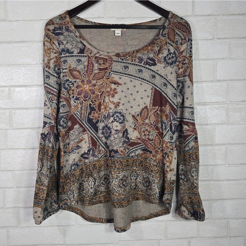 World Unity long sleeve printed top